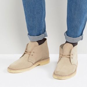Clarks Suede Desert Boots in Beige / Sand